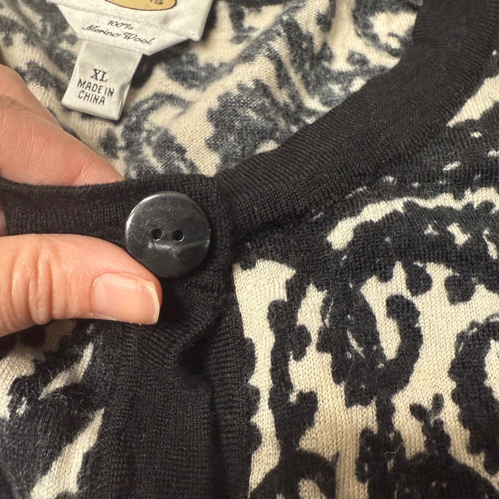 Talbots XL Black White Paisley Print Merino Wool Button FrontCardigan Sweater - Picture 9 of 9